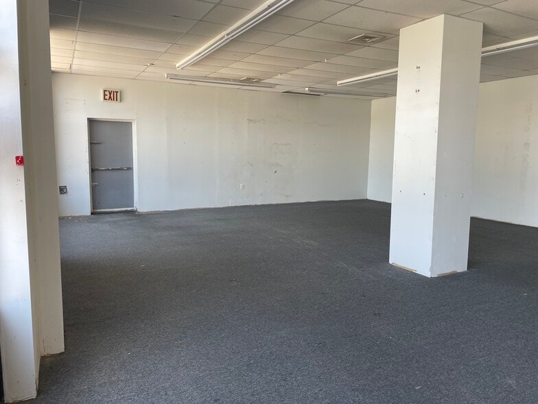 444-452 Middle Country Rd, Selden, NY à louer - Photo de l’immeuble – Image 3 sur 12