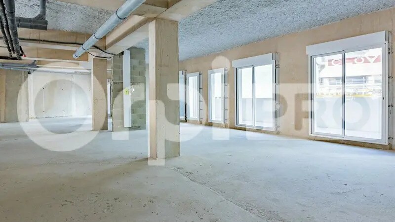 Local commercial dans CLERMONT-L'HERAULT à vendre - Photo de l’immeuble – Image 3 sur 3