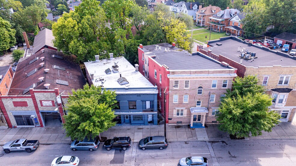 4108 Montgomery Rd, Cincinnati, OH à vendre - Photo de l’immeuble – Image 3 sur 19