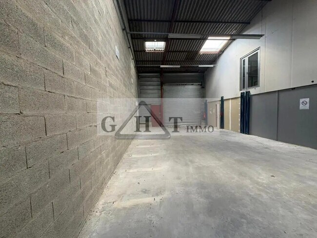 Plus de détails pour Bureau, Industriel/Logistique à louer