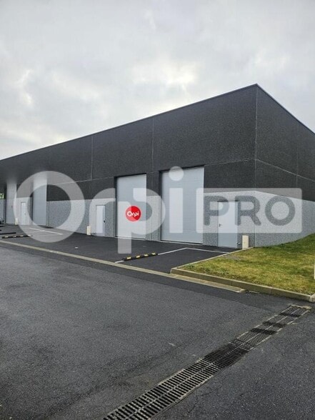 Local d’activités dans Reims à louer - Photo de l’immeuble – Image 1 sur 5