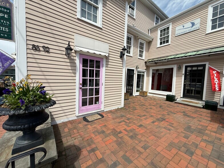 84-94 William St, Newport, RI à louer - Photo de l’immeuble – Image 3 sur 20