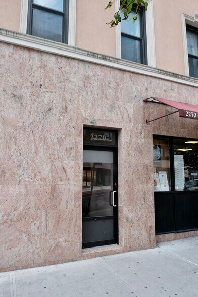 2270 Nostrand Ave, Brooklyn, NY à louer - Photo de l’immeuble – Image 2 sur 7