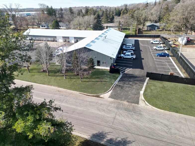 2800 1st Ave NW, Faribault, MN à louer - Photo de l’immeuble – Image 3 sur 9