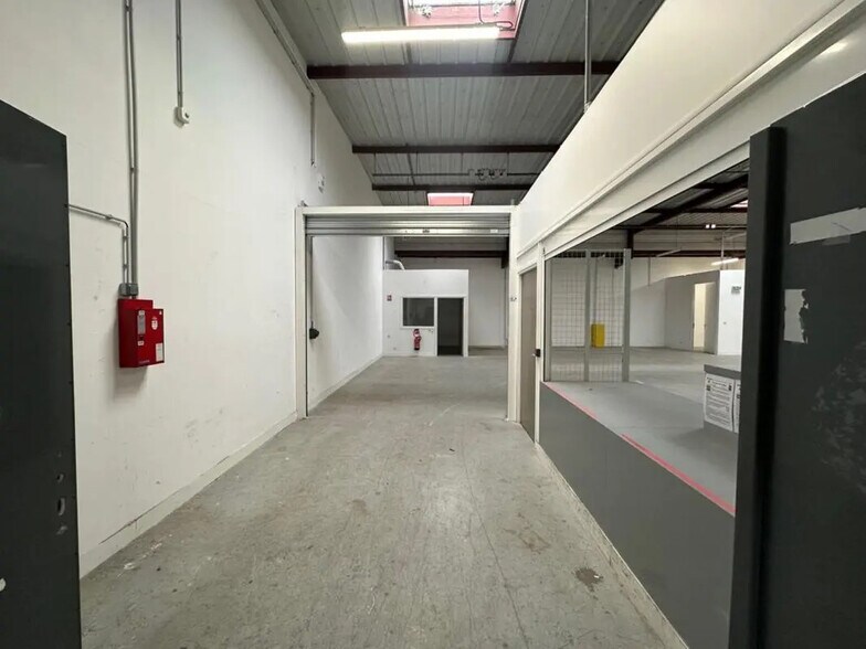 Bureau dans Neuilly-sur-Marne à louer - Photo de l’immeuble – Image 2 sur 13