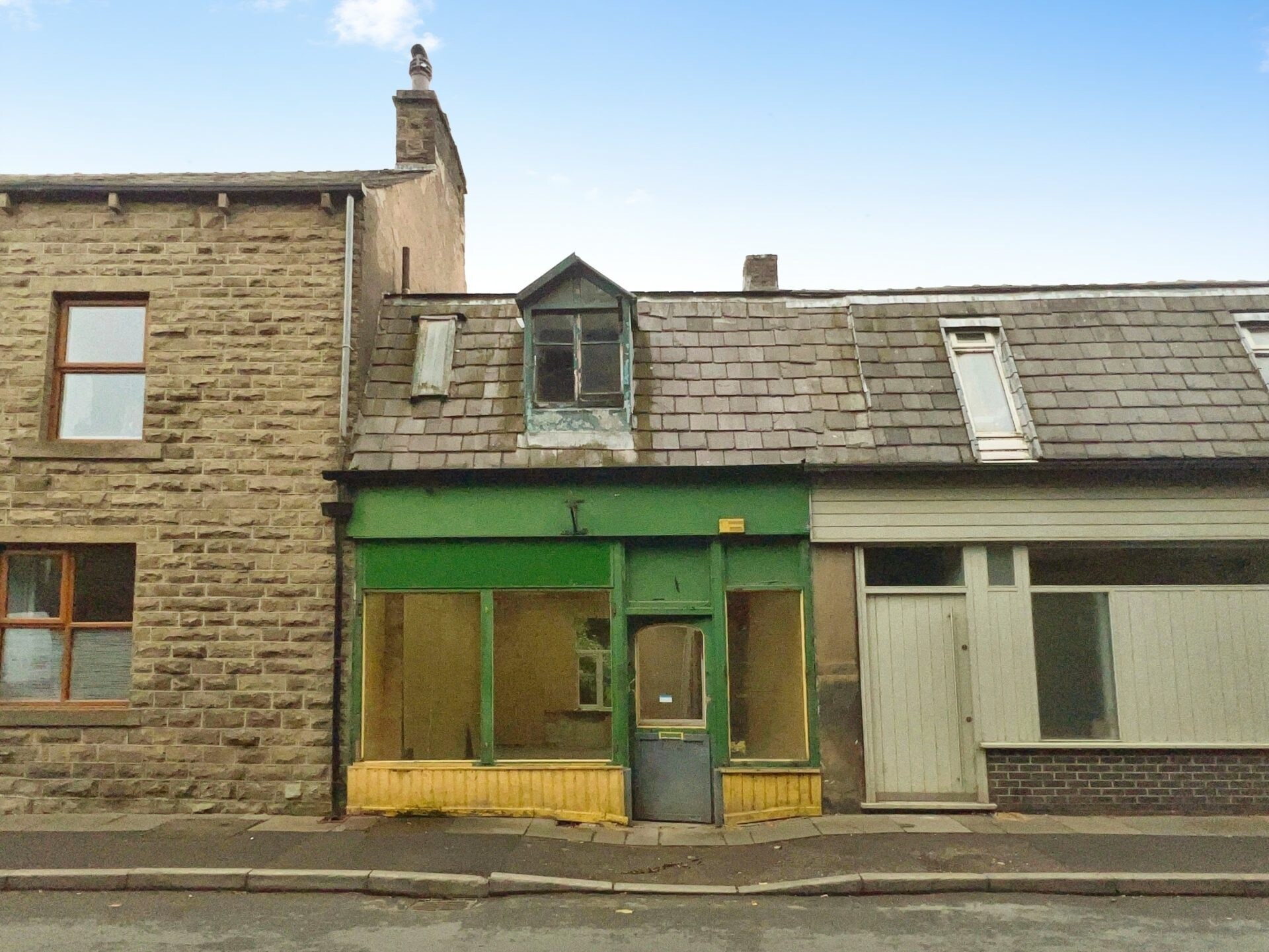 143A Burnley Rd E, Rossendale à louer Photo principale– Image 1 sur 2