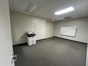 814 Tyvola Rd, Charlotte, NC à louer Photo intérieure– Image 1 sur 13