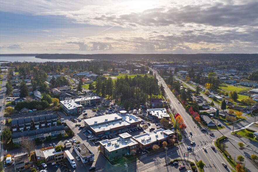32650 State Route 20, Oak Harbor, WA à louer - Photo de l’immeuble – Image 2 sur 12