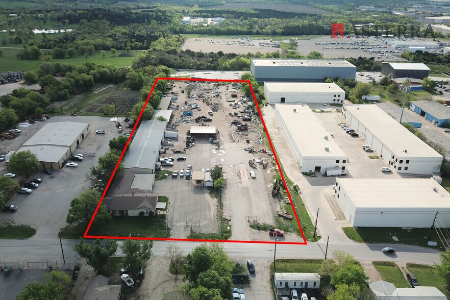 9513 Brown Ln, Austin, TX à vendre - Photo de l’immeuble – Image 2 sur 12