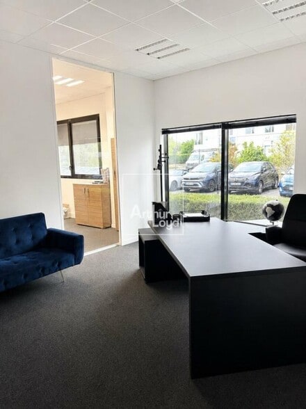 Bureau dans Lieusaint à louer - Photo intérieure – Image 2 sur 4
