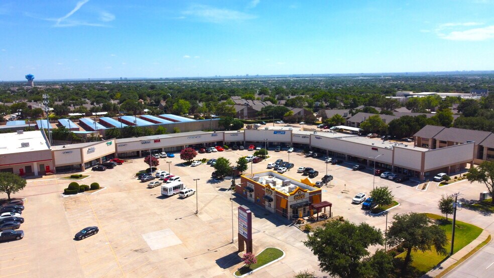 2760 E Trinity Mills Rd, Carrollton, TX à louer - Photo de l’immeuble – Image 1 sur 9