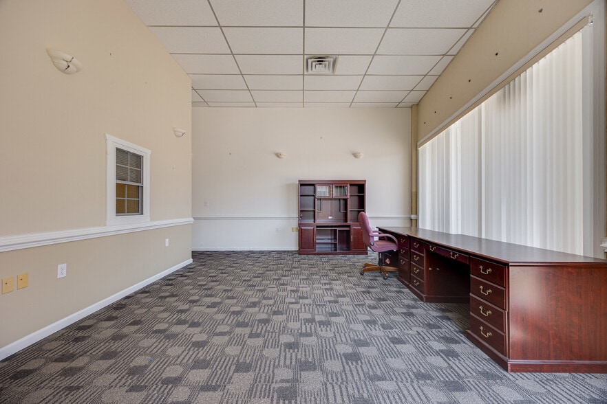 30 E Main St, Luray, VA à vendre - Photo de l’immeuble – Image 3 sur 59