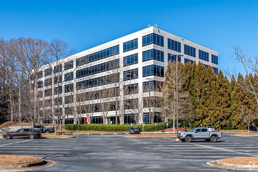 275 Interstate North Cir SE, Atlanta, GA à louer - Photo de l’immeuble – Image 2 sur 40