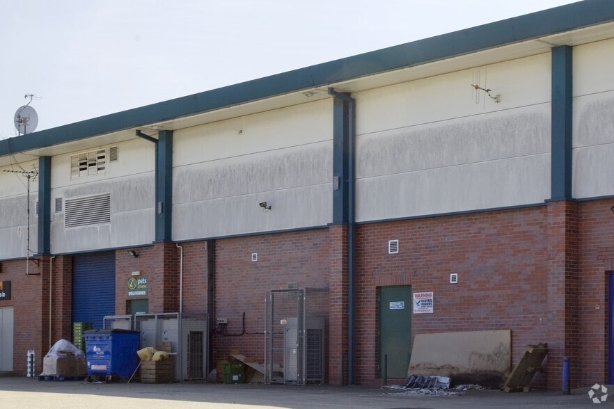 Moorside Rd, Winchester à louer - Photo de l’immeuble – Image 2 sur 3