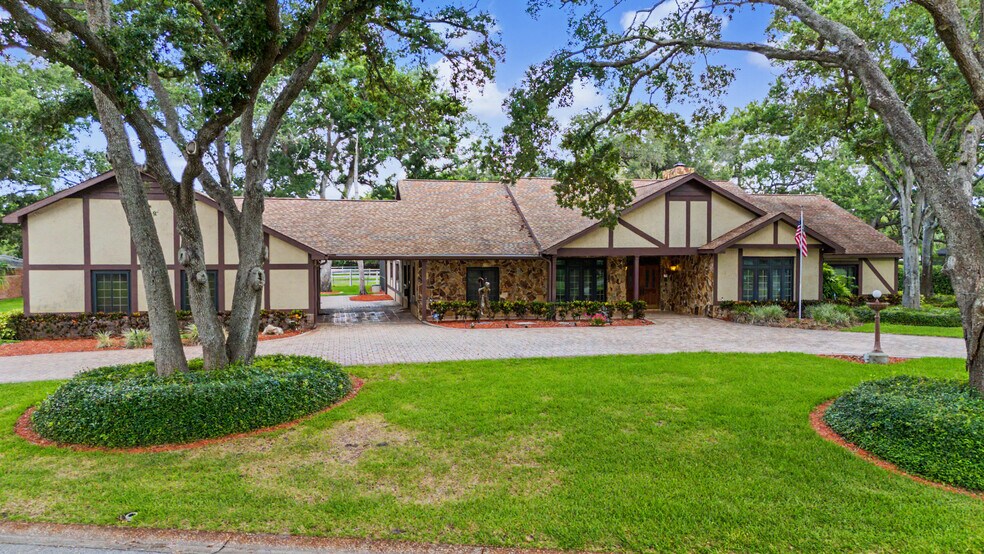 2160 Laurence Dr, Clearwater, FL à vendre - Photo de l’immeuble – Image 2 sur 84