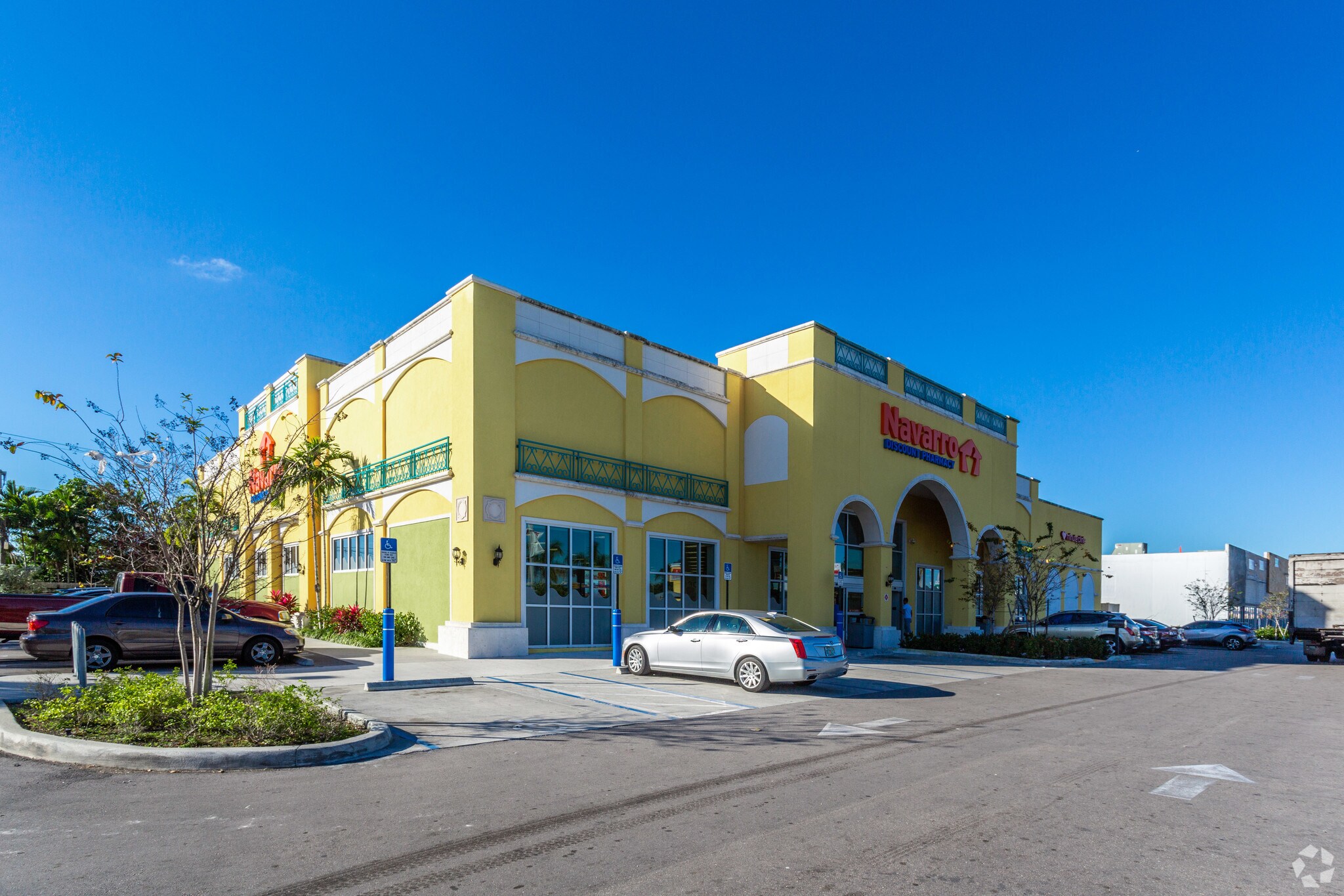 8825-8839 SW 40th St, Miami, FL à louer Photo principale– Image 1 sur 7
