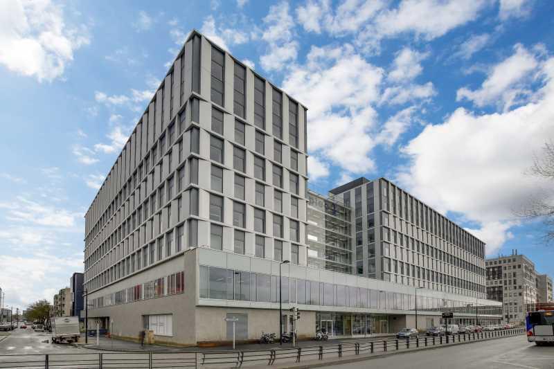 1 Rue Stephenson, Montigny-le-Bretonneux à louer Photo principale– Image 1 sur 4