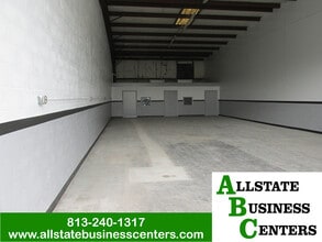 13215 N Nebraska Ave, Tampa, FL à louer Photo intérieure– Image 1 sur 5