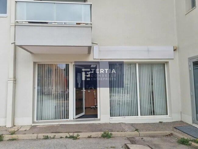 Plus de détails pour Bureau à vendre