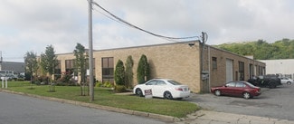 Plus de détails pour 38 Kean St, West Babylon, NY - Local d'activités à louer