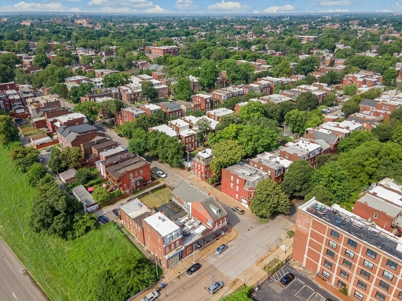 1818 Sidney St, Saint Louis, MO à vendre - Photo de l’immeuble – Image 3 sur 35