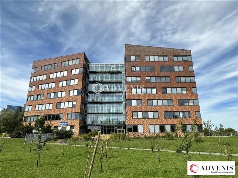 Bureau dans Roubaix à louer - Photo de l’immeuble – Image 1 sur 11