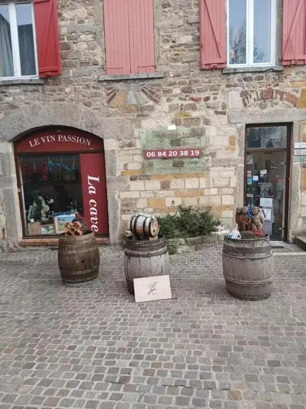 39 Place De L'Eglise, Dommartin à louer Photo de l’immeuble– Image 1 sur 4