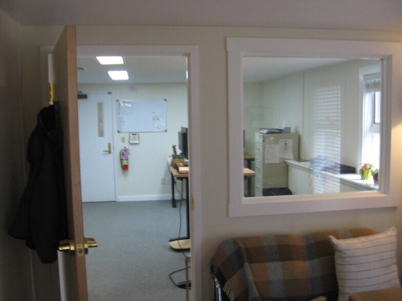 650 Brighton Ave, Portland, ME à louer - Photo intérieure – Image 3 sur 6
