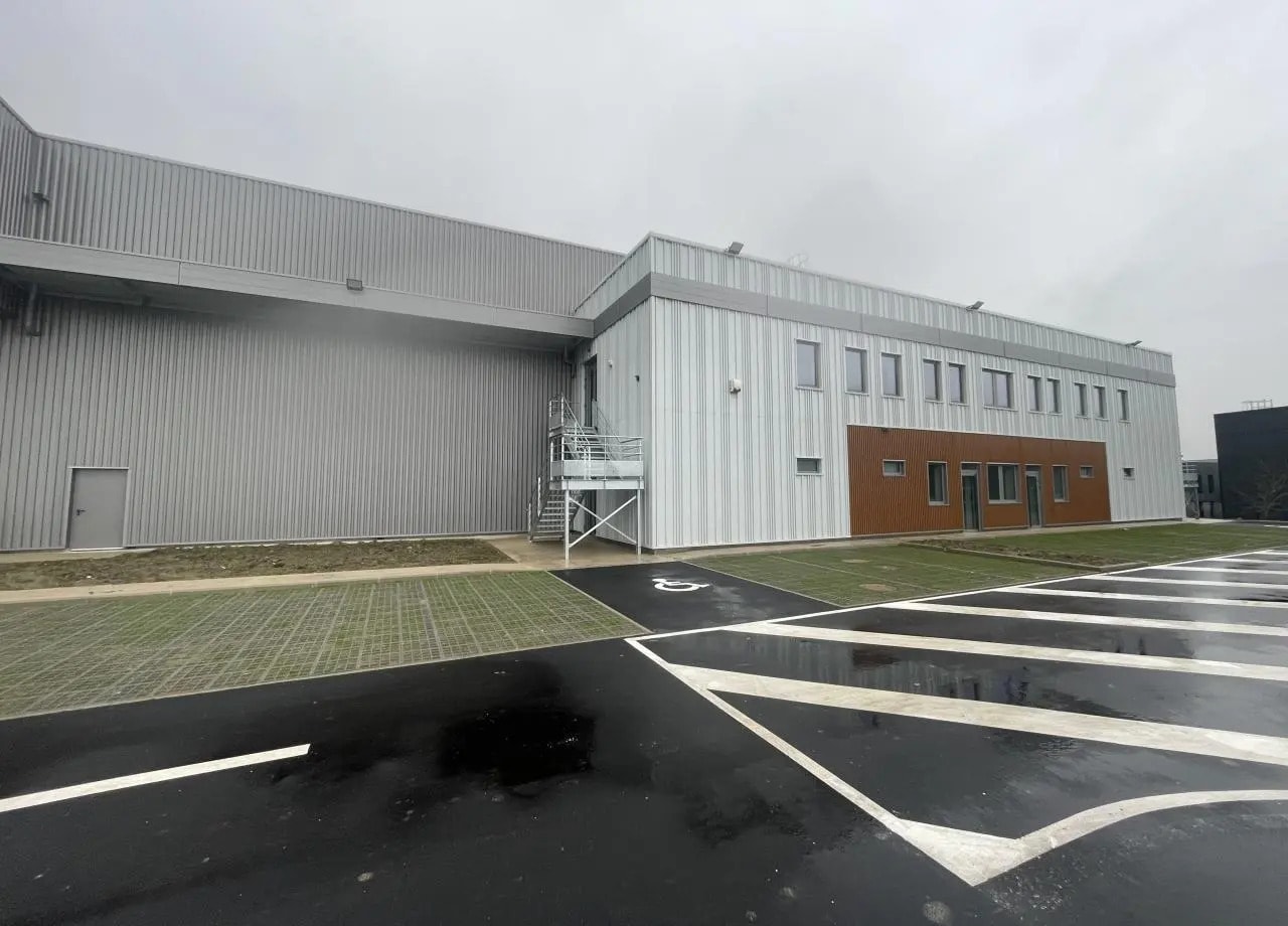 Local d’activités dans Frépillon à louer Photo de l’immeuble– Image 1 sur 11