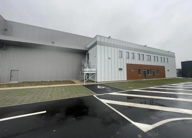 Plus de détails pour Local d'activités à louer