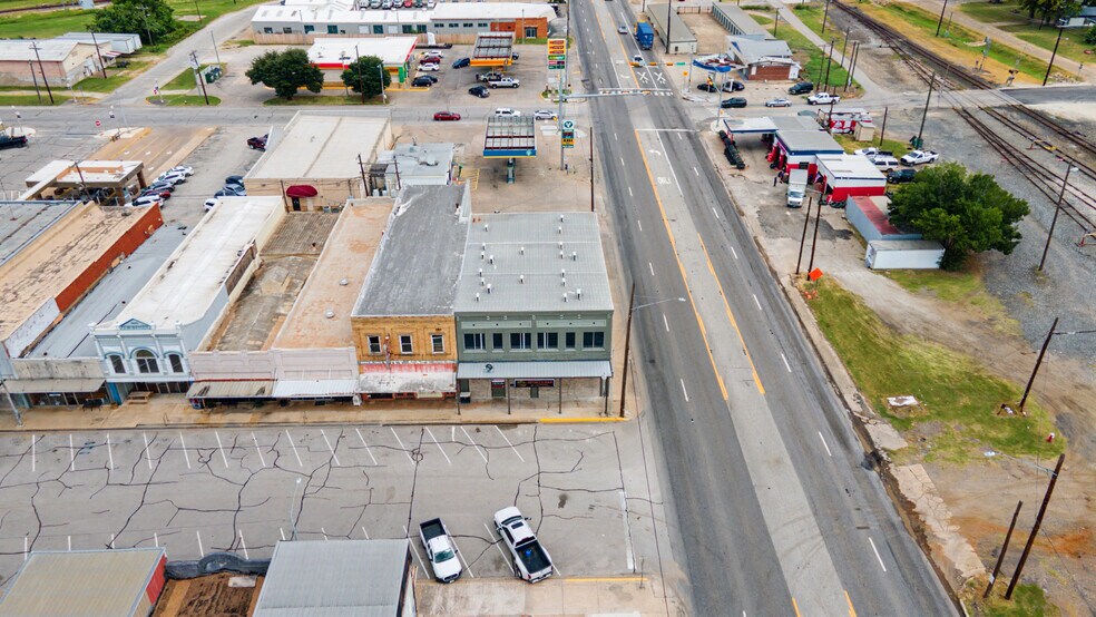 102 W 4th St, Hearne, TX à vendre - Photo de l’immeuble – Image 2 sur 36