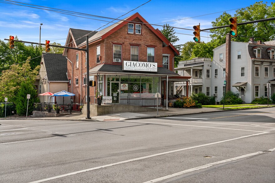 700 Cattell St, Easton, PA à vendre - Photo de l’immeuble – Image 2 sur 42