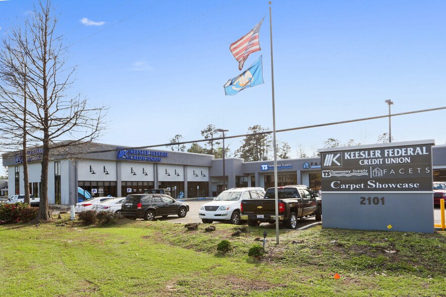 2101 N Hwy 190, Covington, LA à louer - Photo de l’immeuble – Image 2 sur 7