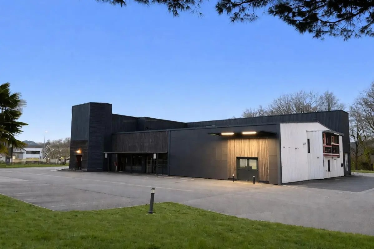 Local d'activités dans La Chapelle-sur-Erdre à vendre Photo principale– Image 1 sur 16