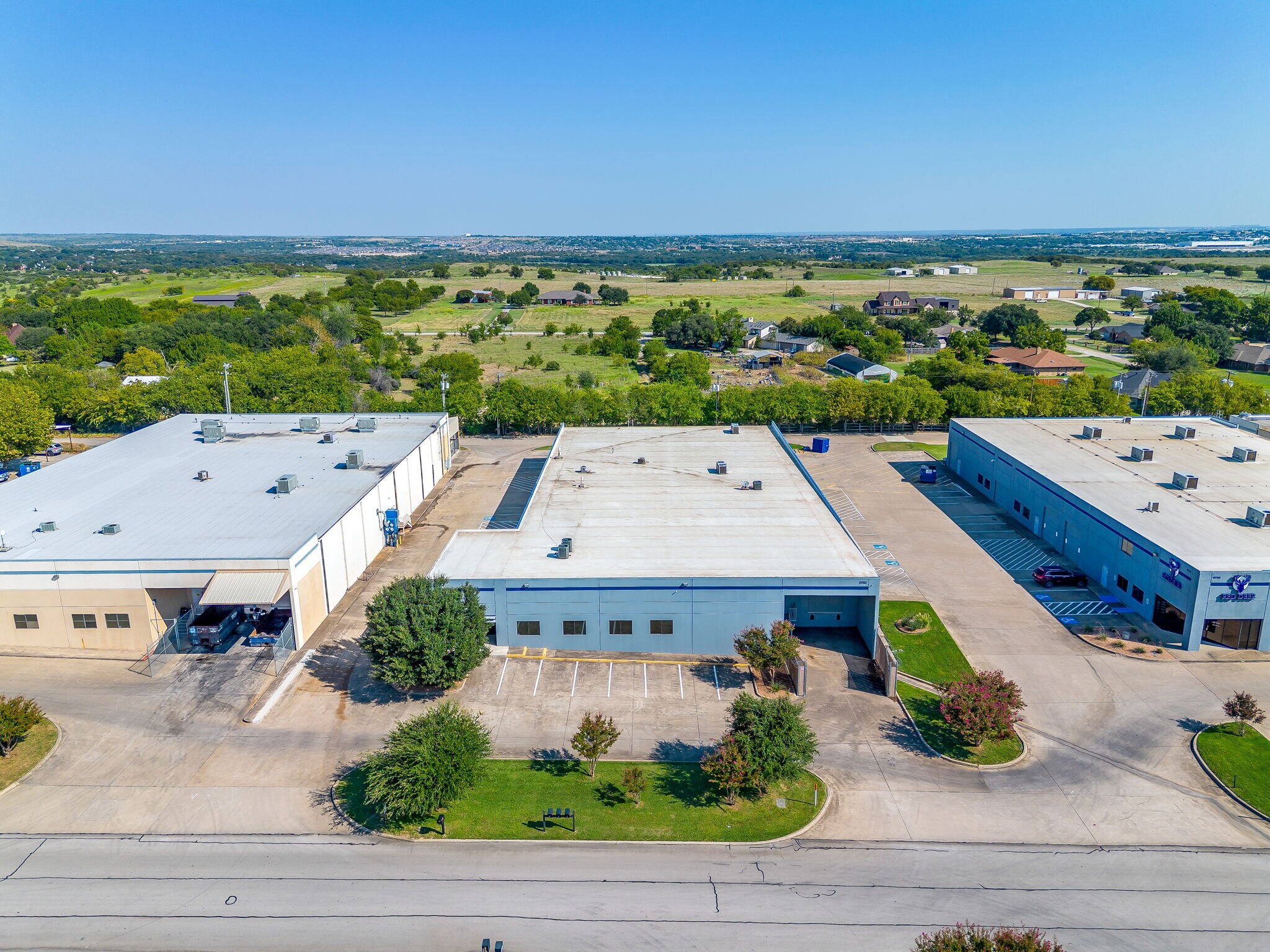 6715 Corporation Pky, Fort Worth, TX à louer Photo principale– Image 1 sur 18