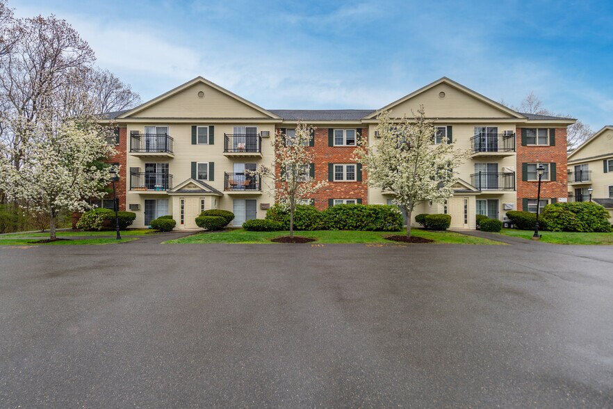 1 Oak Hill Ln, Nashua, NH à vendre - Photo de l’immeuble – Image 3 sur 17