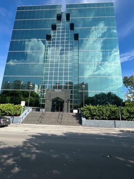 2121 SW 3rd Ave, Miami, FL à louer - Photo de l’immeuble – Image 3 sur 33