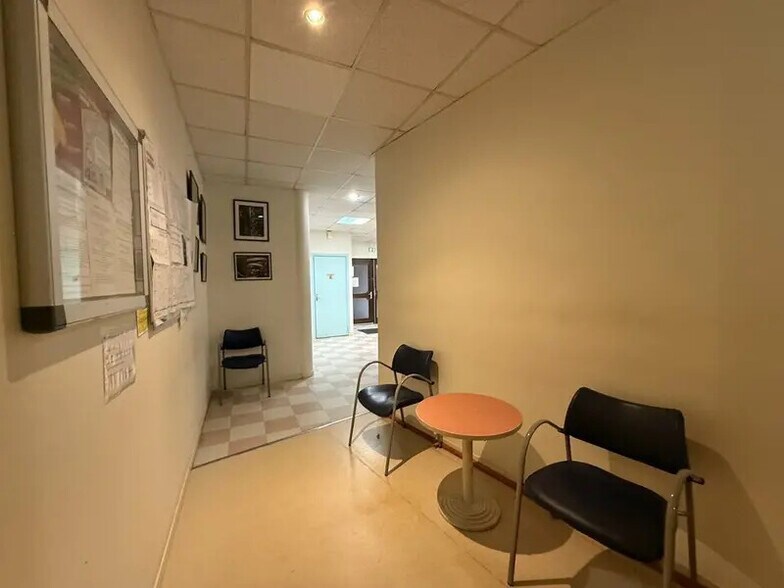 Bureau dans Beauvais à louer - Photo de l’immeuble – Image 1 sur 11