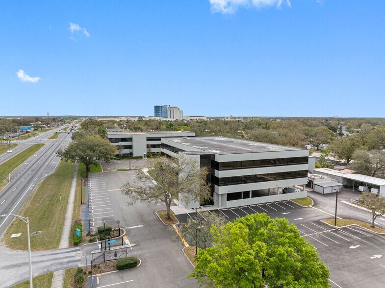 6801 E Hillsborough Ave, Tampa, FL à louer - Aérien – Image 3 sur 80