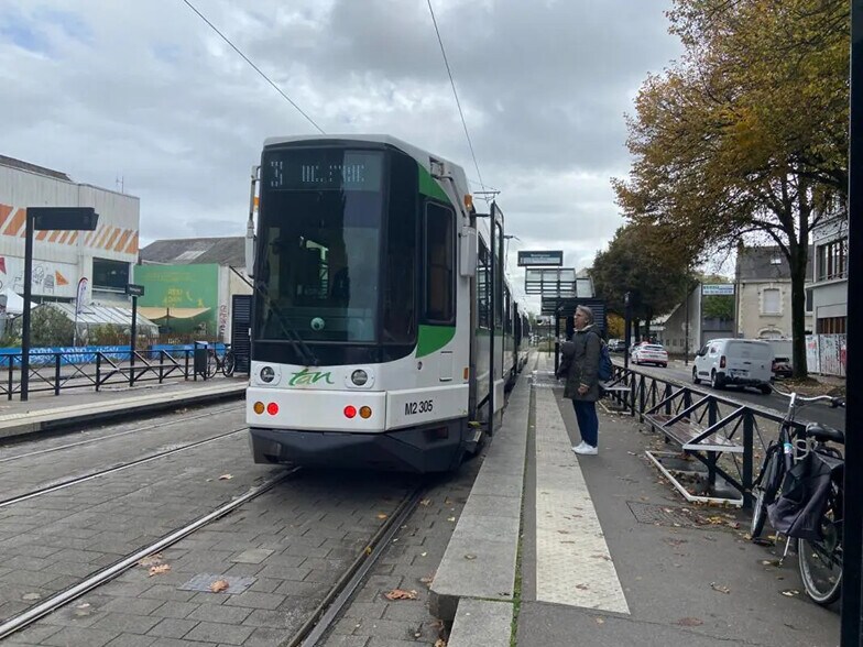 Local commercial dans Nantes à louer - Photo de l’immeuble – Image 2 sur 8