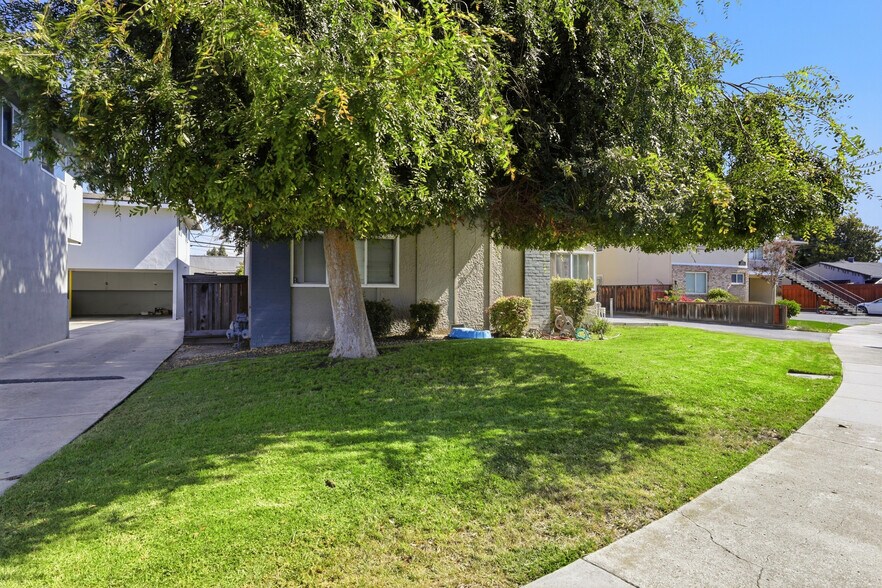 2351 Sutter Ave, Santa Clara, CA à vendre - Photo de l’immeuble – Image 3 sur 75