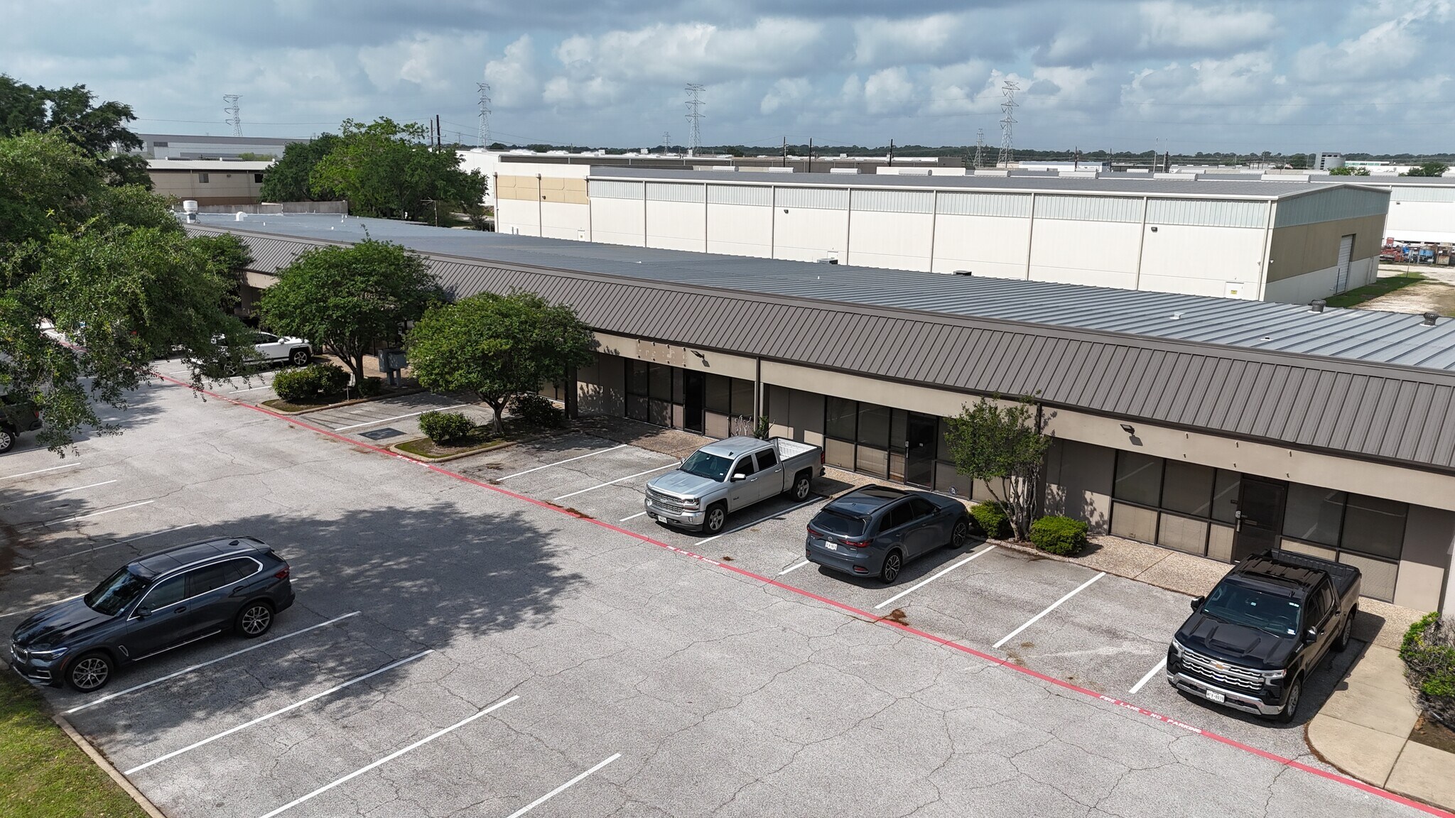 10900 Brittmoore Park Dr, Houston, TX à louer Photo principale– Image 1 sur 6