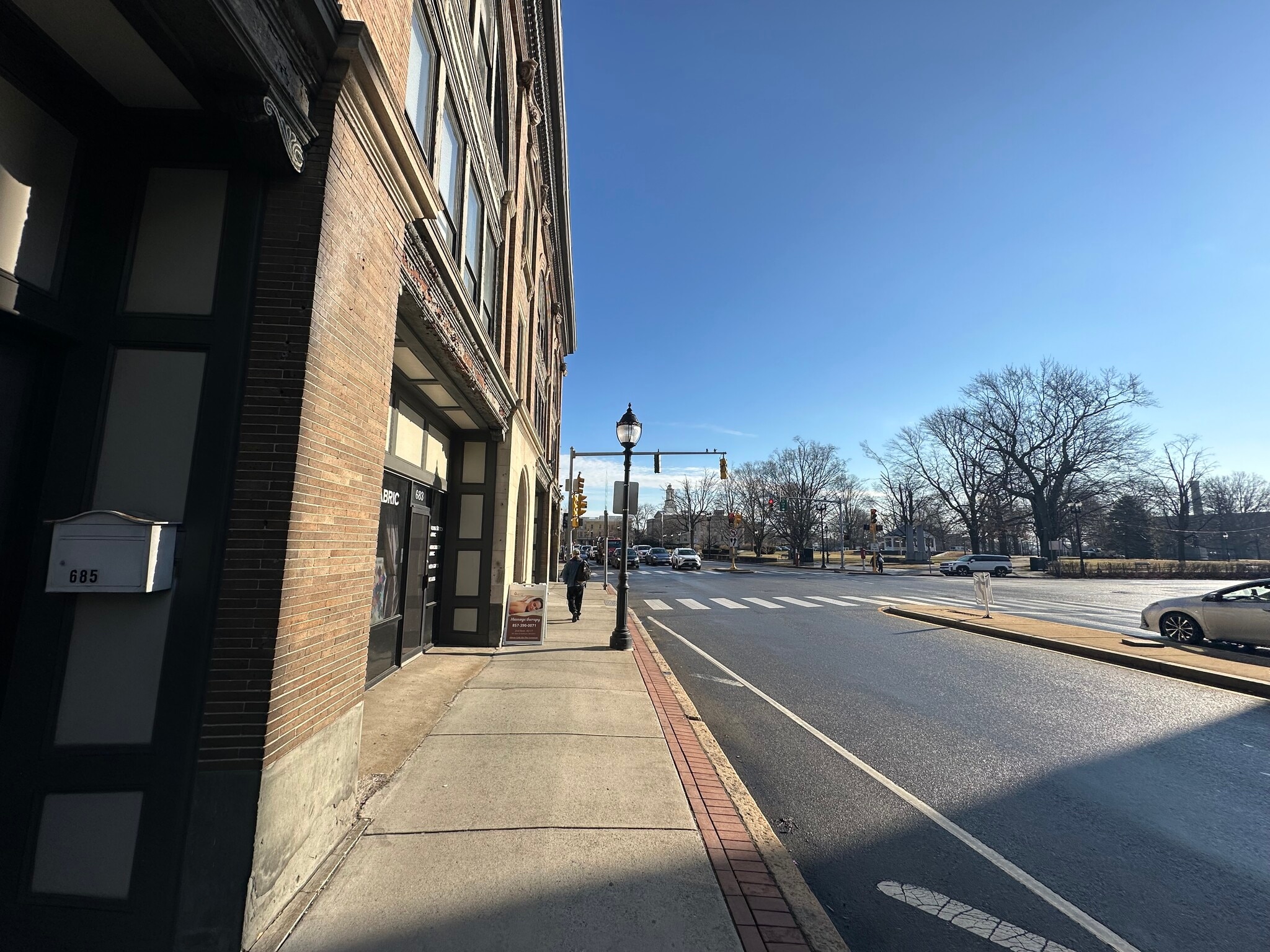 677-685 Main St, Waltham, MA à louer Photo de l’immeuble– Image 1 sur 12