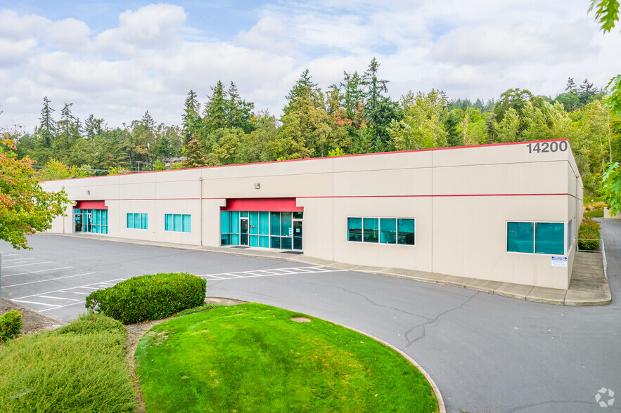 14200 SE 98th Ct, Clackamas, OR à louer - Photo de l’immeuble – Image 1 sur 22