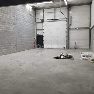 Plus de détails pour Local d'activités à louer