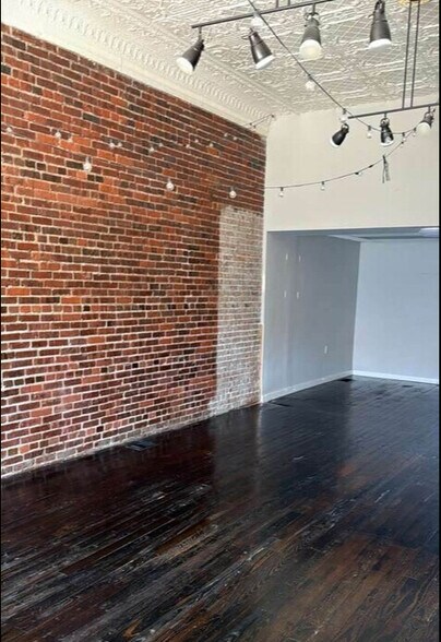 228-248 W Main St, Decatur, IL à louer - Photo de l’immeuble – Image 3 sur 24