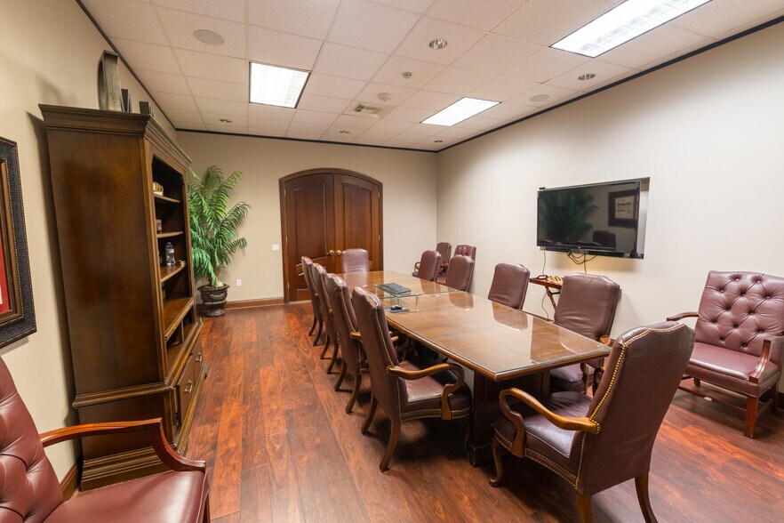 2610 W Sam Houston Pky S, Houston, TX à vendre - Photo intérieure – Image 2 sur 7