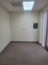 4150 W Peoria Ave, Phoenix, AZ à louer Photo de l’immeuble– Image 2 sur 3