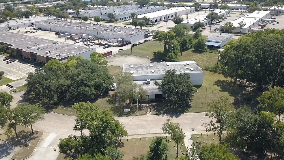 740 Bradfield Rd, Houston, TX à louer - Photo de l’immeuble – Image 3 sur 25