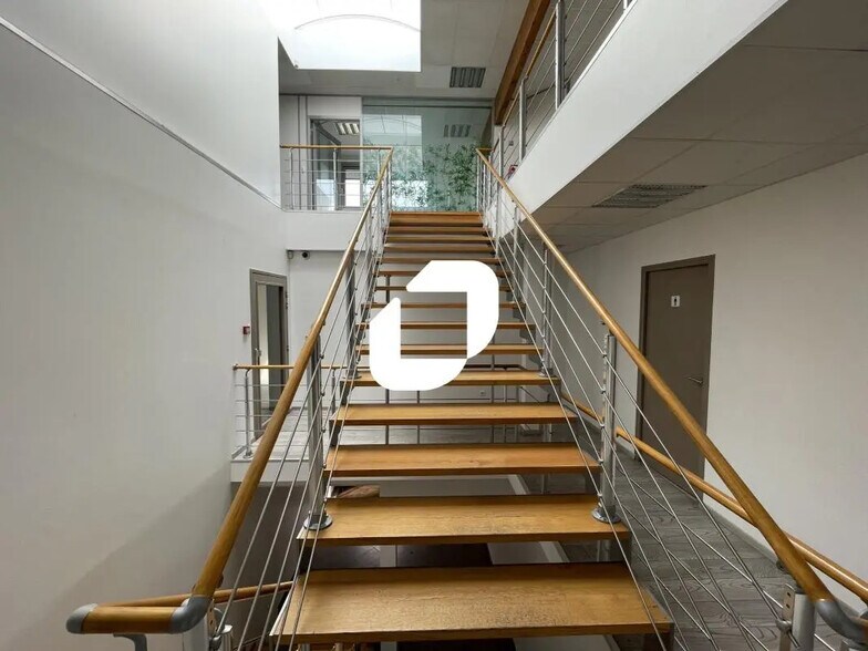 Bureau dans Le Plessis-Trévise à louer - Photo de l’immeuble – Image 3 sur 11